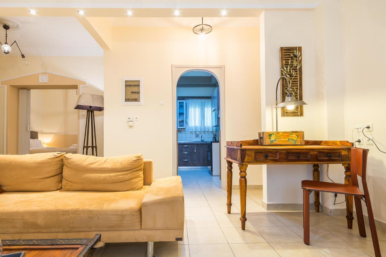 Family House Next To Acropolis Bed and Breakfast Αθήνα Εξωτερικό φωτογραφία
