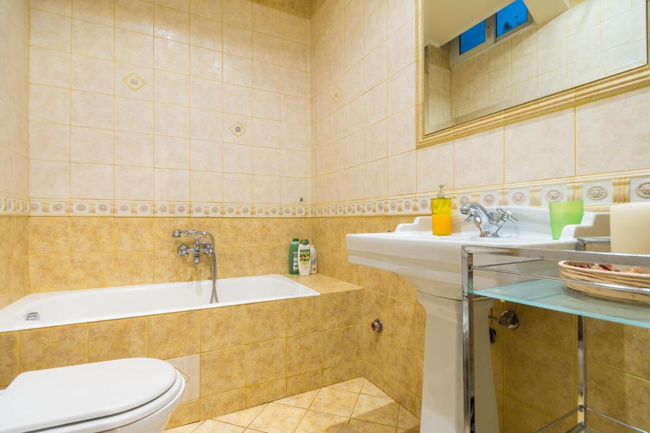 Family House Next To Acropolis Bed and Breakfast Αθήνα Εξωτερικό φωτογραφία