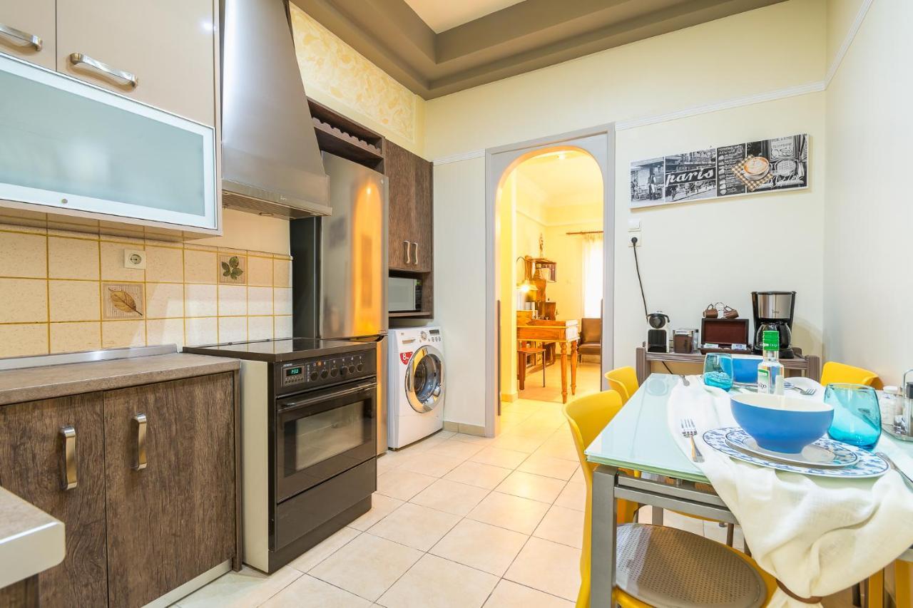 Family House Next To Acropolis Bed and Breakfast Αθήνα Εξωτερικό φωτογραφία